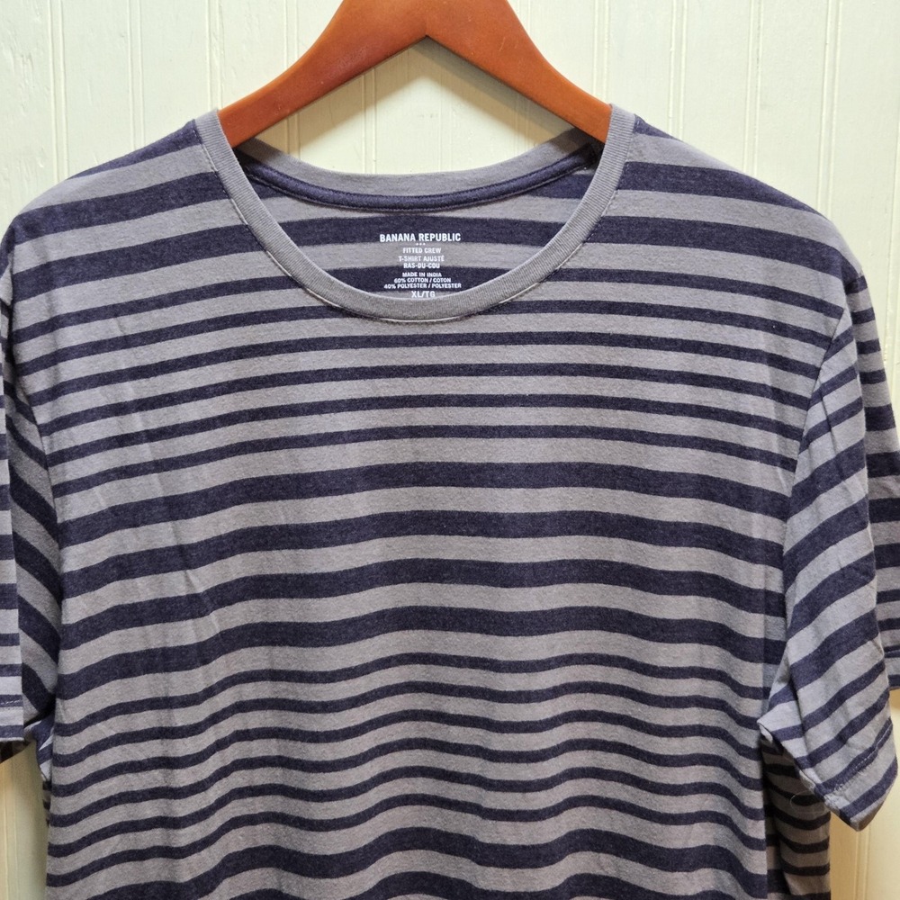 Banana Republic Shirt Mens XL Gray Striped Fitted Crewneck Tee Tagless Soft